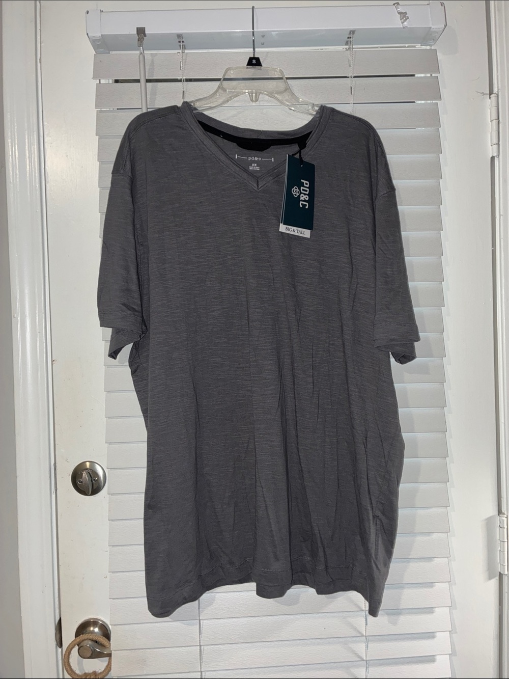 PD&C Men’s Charcoal V-Neck Short Sleeve Tee